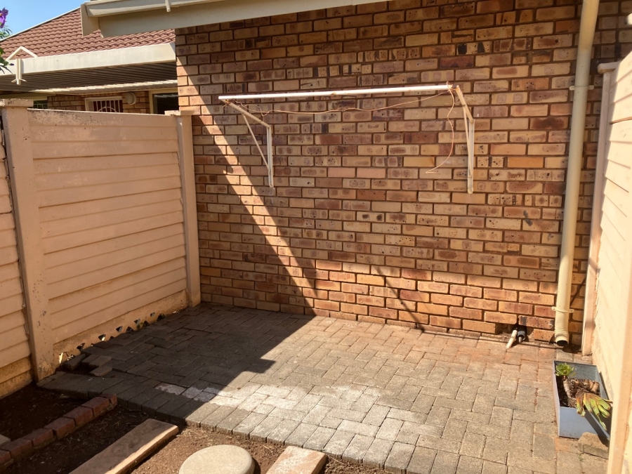 2 Bedroom Property for Sale in Fleurdal Free State